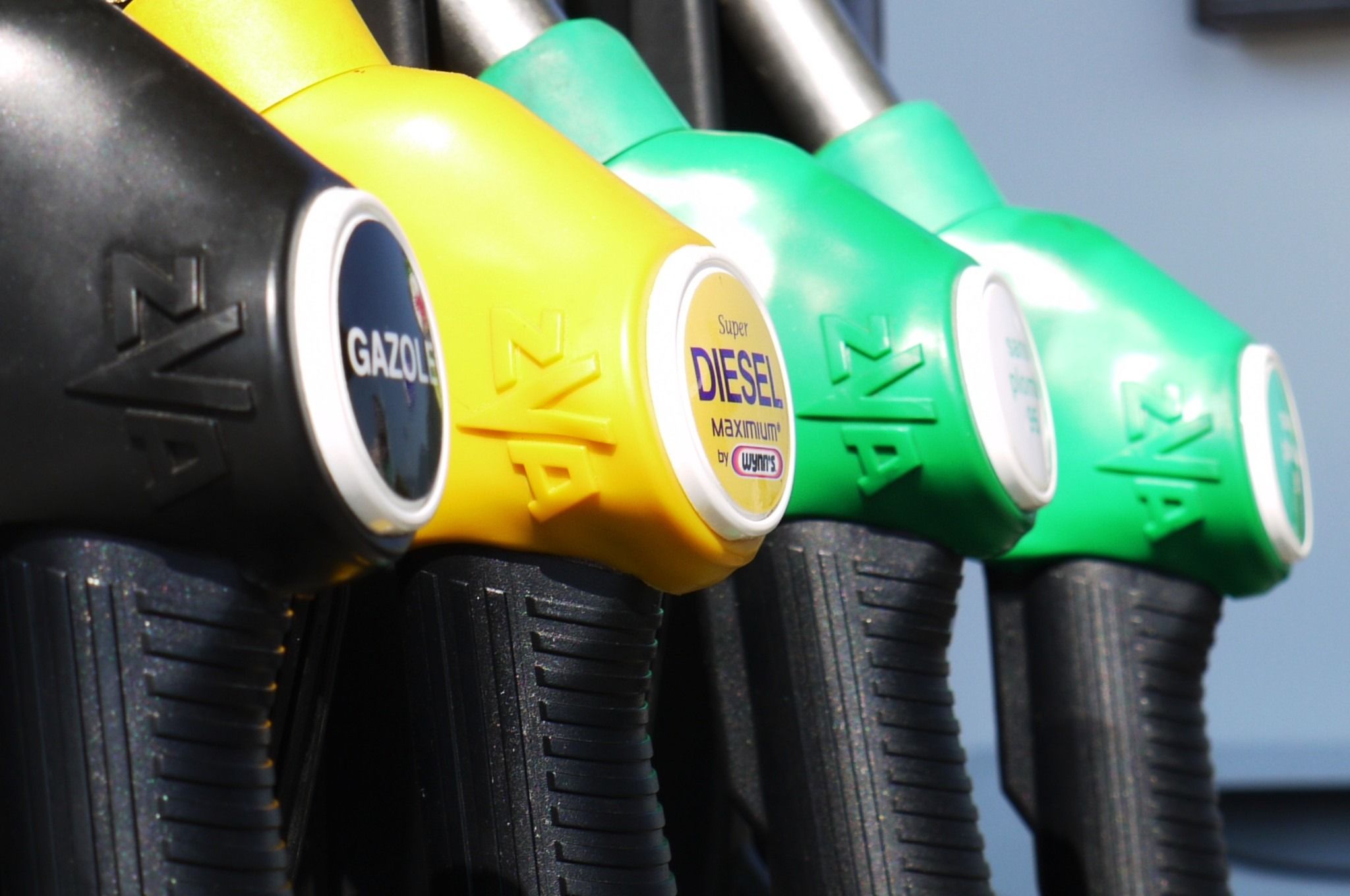 surtidores de diesel y gasóleo